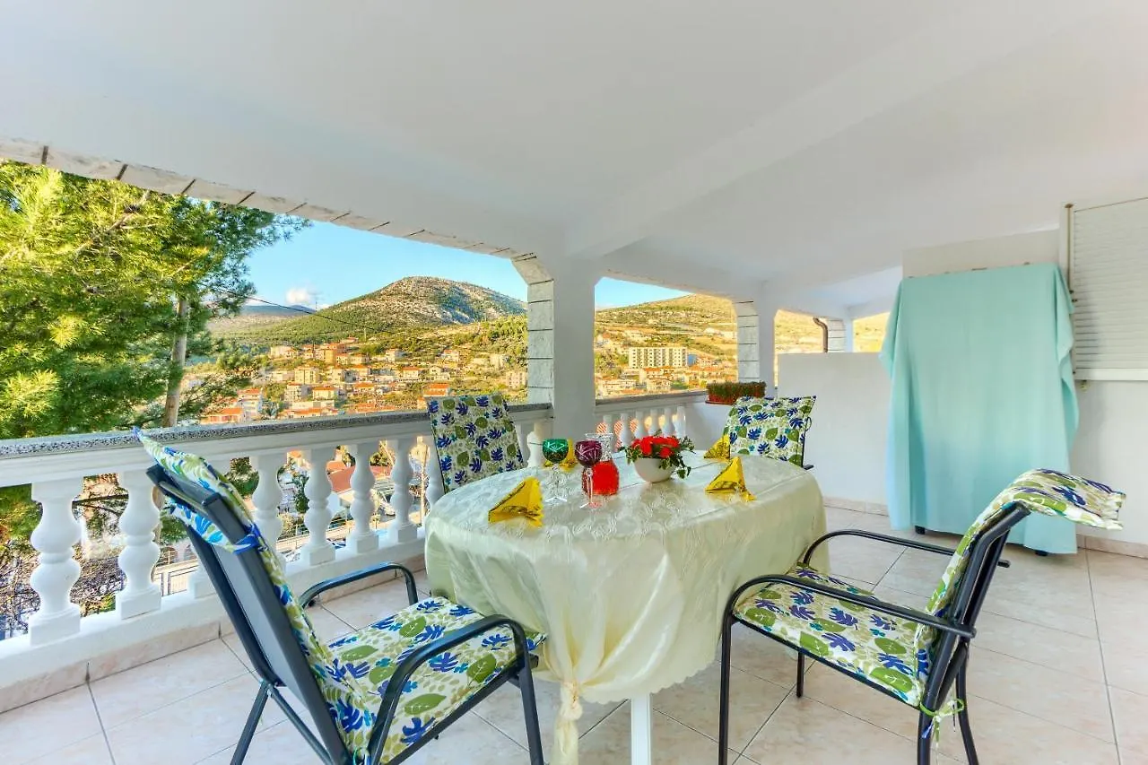 Villa Vittorio Seget Vranjica Croatia