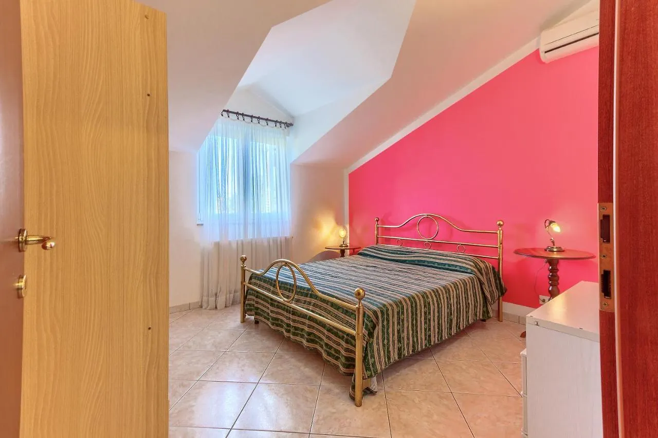 Apartment Villa Vittorio Seget Vranjica Croatia