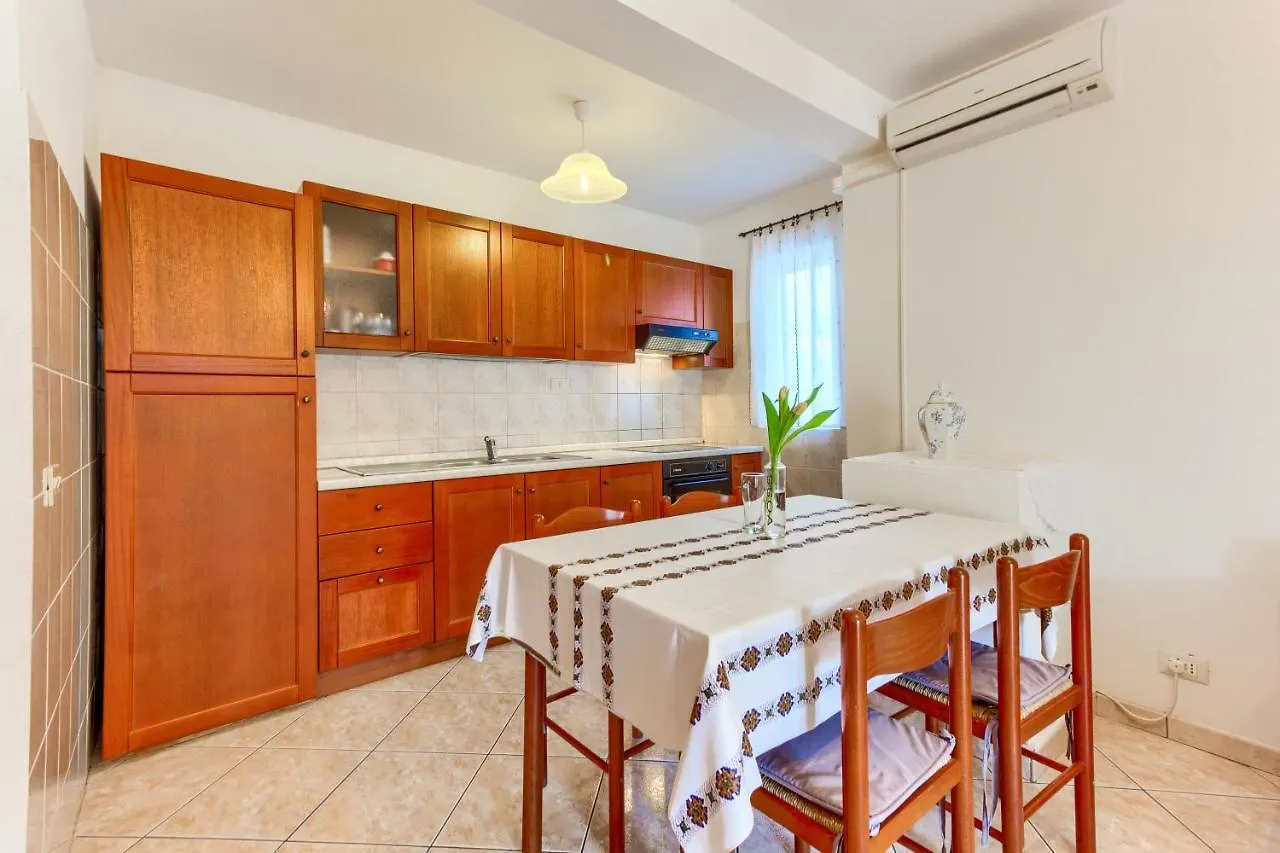 Villa Vittorio Seget Vranjica Apartment