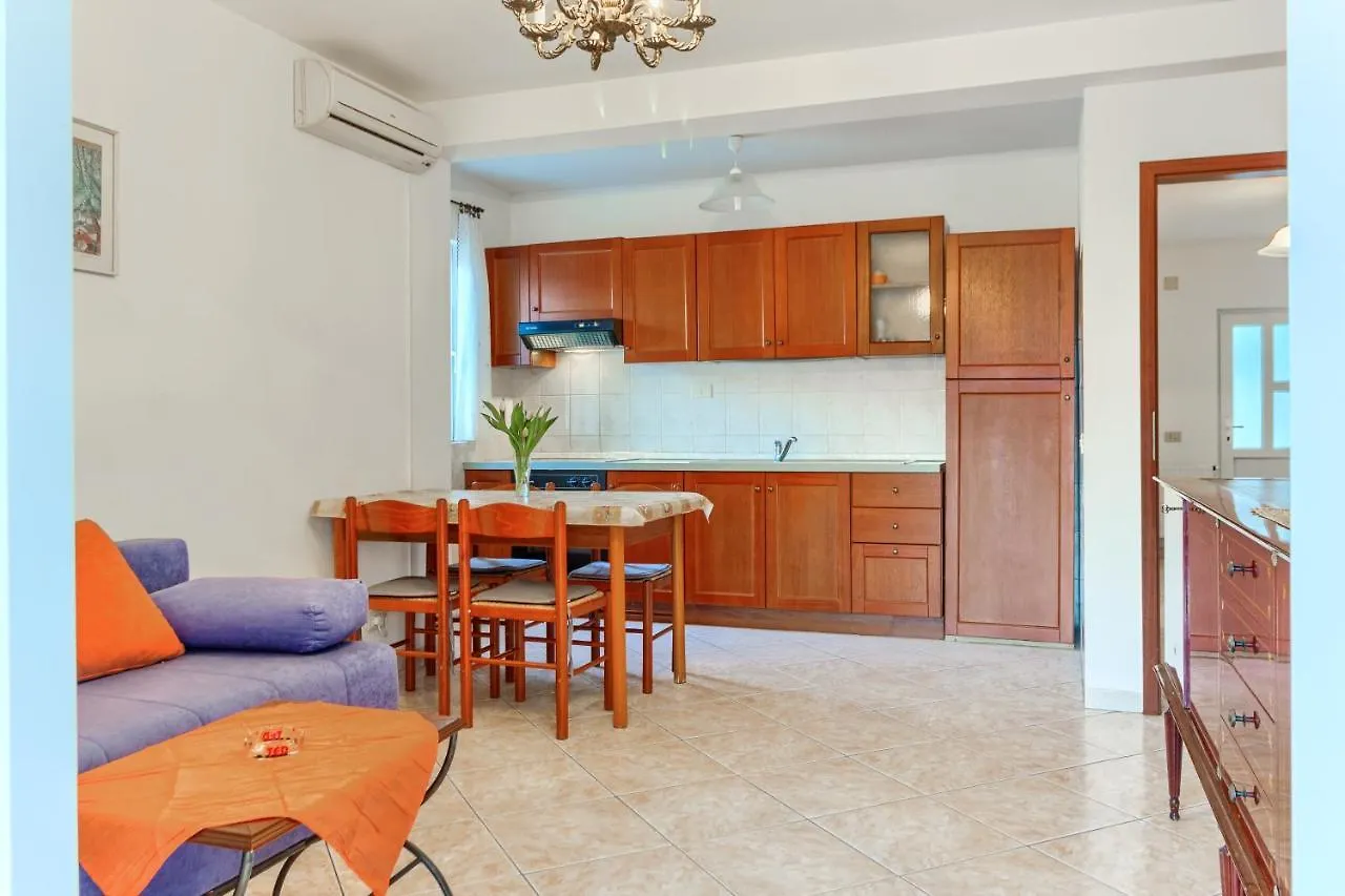 Villa Vittorio Seget Vranjica Apartment