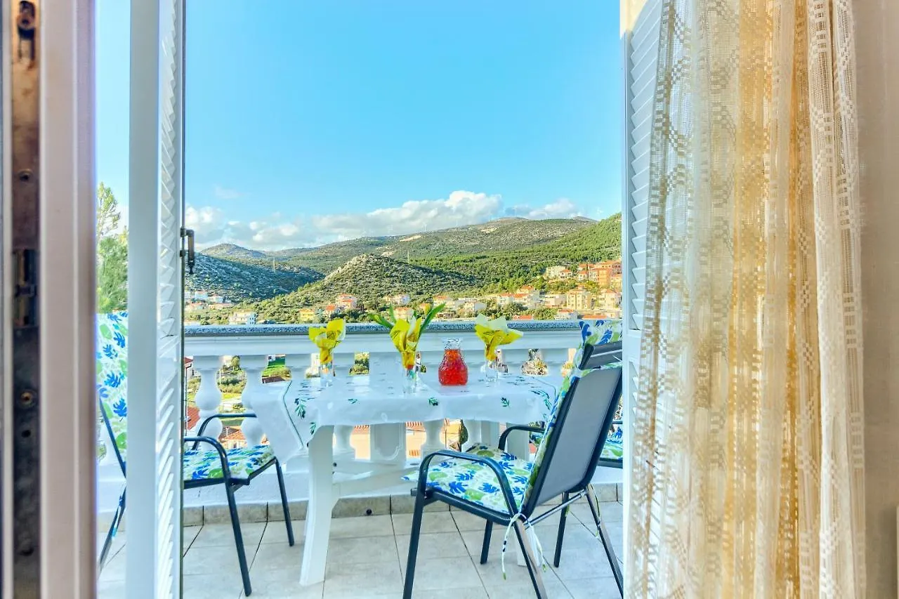 Apartment Villa Vittorio Seget Vranjica Croatia