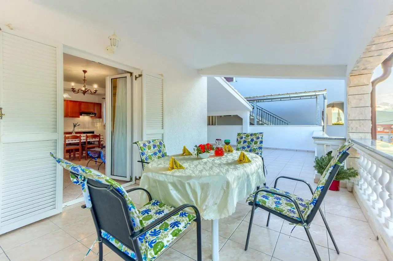 Villa Vittorio Seget Vranjica Apartment