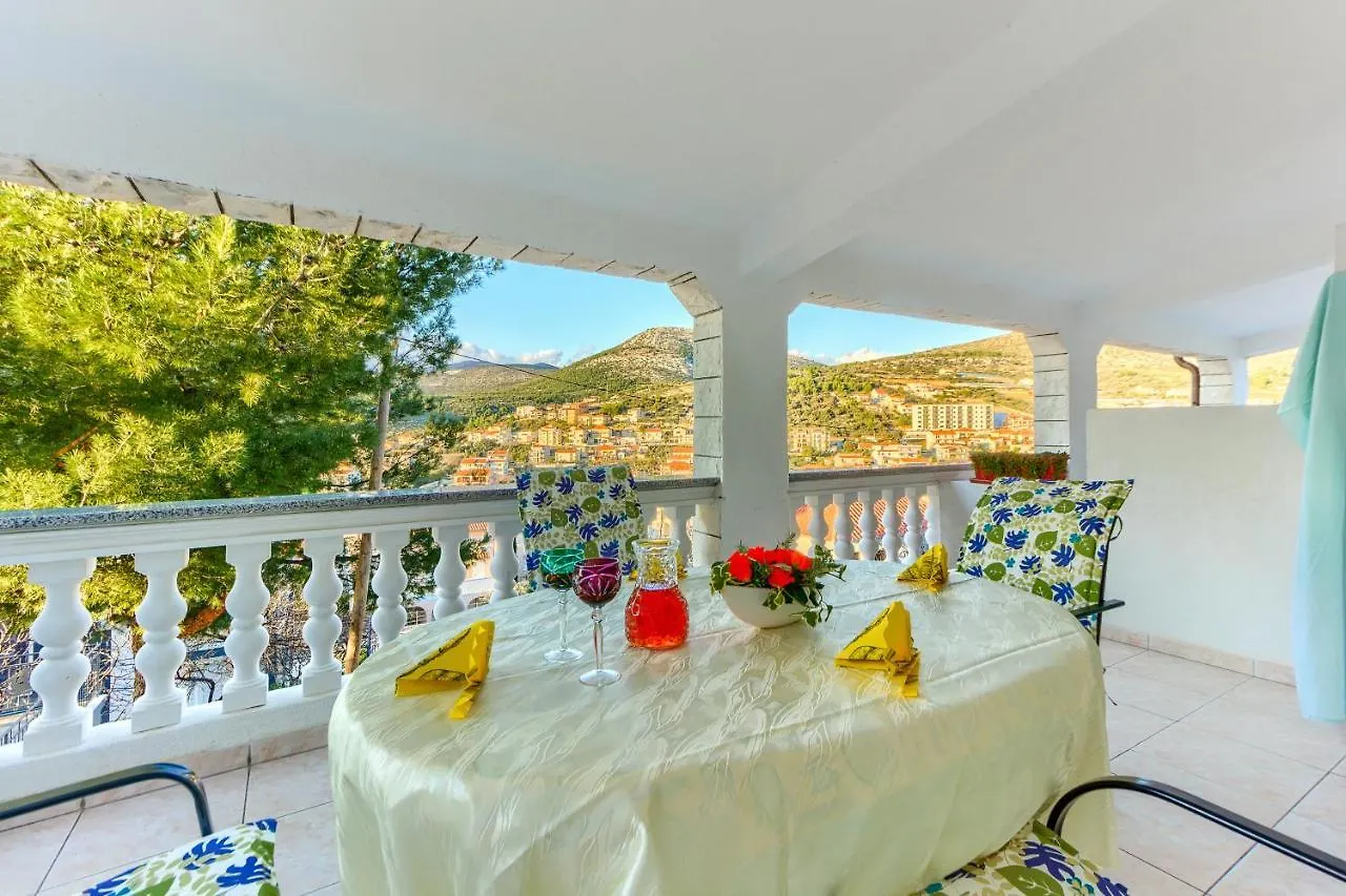 Apartment Villa Vittorio Seget Vranjica Croatia